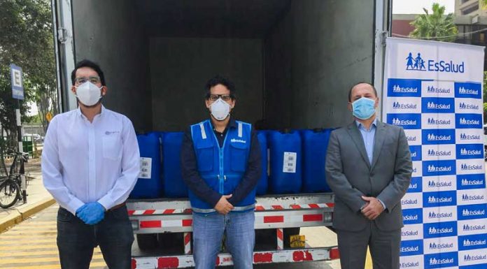 Quimtia S.A dona 5 toneladas de Peróxido de Hidrógeno a ESSALUD para combatir el COVID-19